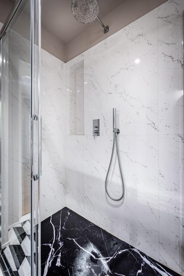 Hs4U Ricasoli Luxury Apartment Near Duomo N. 3 Firenze Eksteriør billede